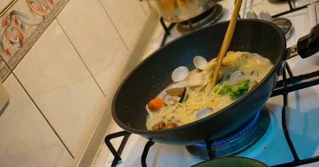 即時熱門文章：【Claire料理時間】簡單煮義大利麵兒 ♥ Nissako 遠紅外線陶瓷不沾鍋