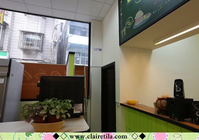 20251024-3z3j8 20251024-3z3j8