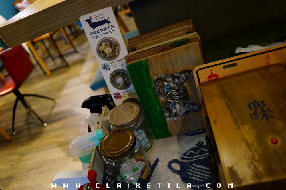 大稻埕咖啡廳》迪化街裡的懷舊時光！兜味 doorway cafe-寵物友善空間有WIFI♥♥