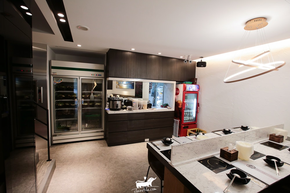 20251024-w7zry 20251024-w7zry