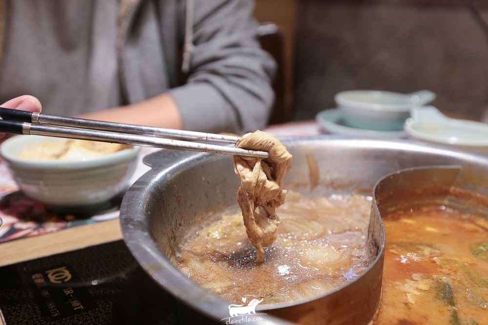 20251024-yijv8 20251024-yijv8