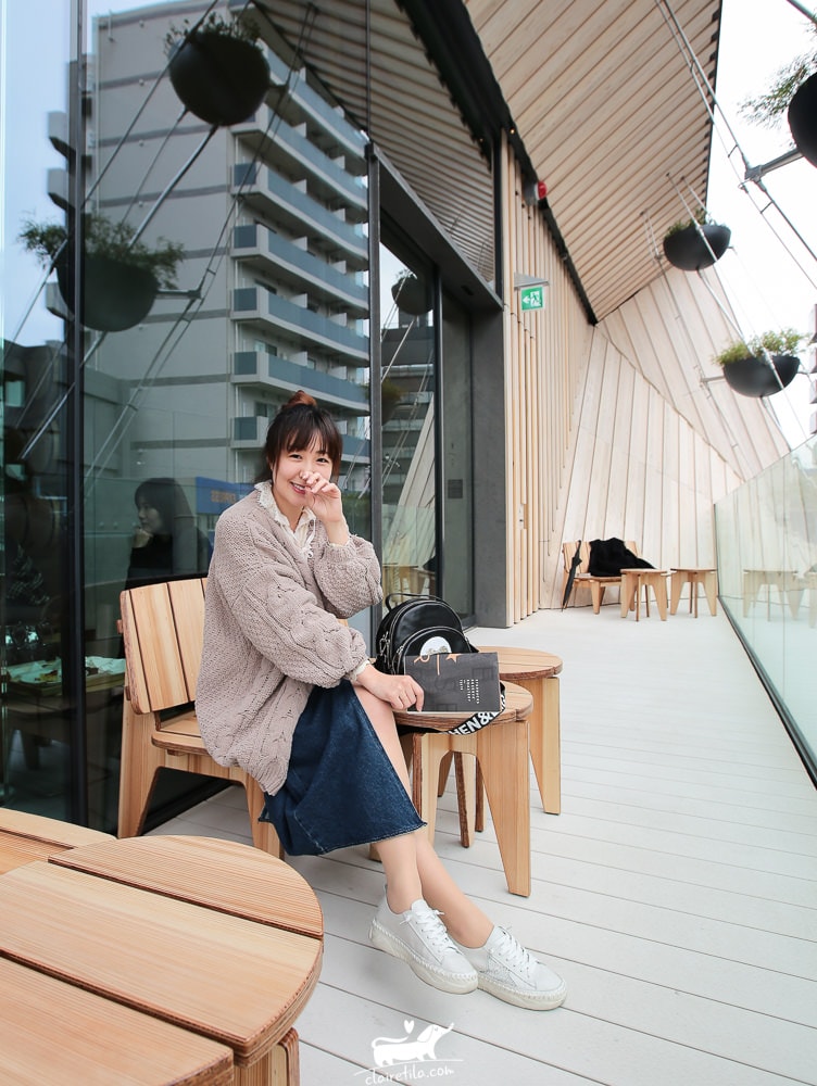 20251024-915bw 20251024-915bw