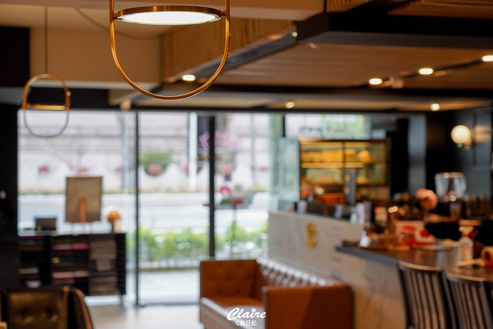 20251024-4mz7g 20251024-4mz7g