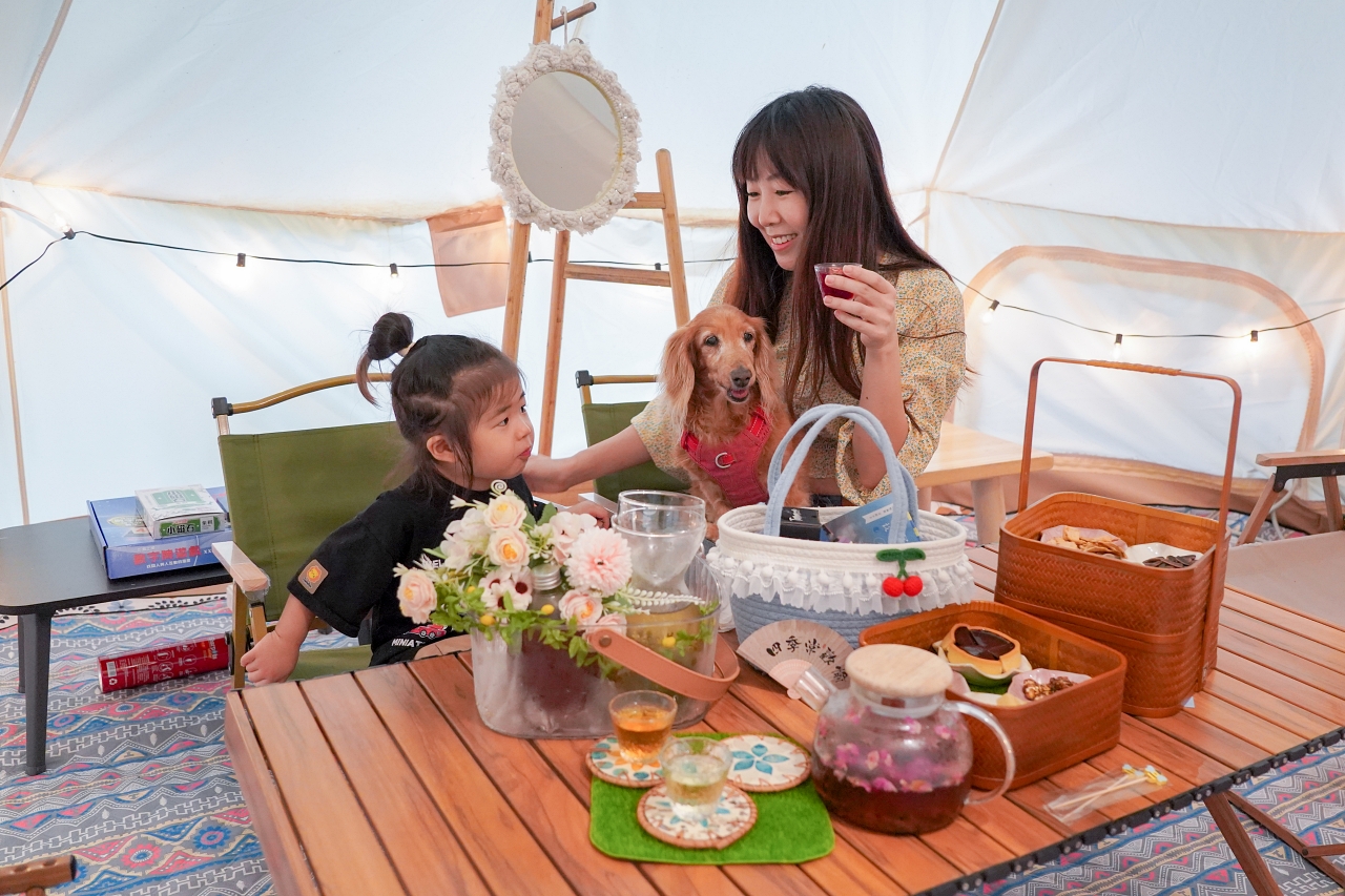 陽明山親子寵物友善野餐【蟬說：暖硫】雨天也夢幻的草山仲夏冰茶季，全家超Chill！