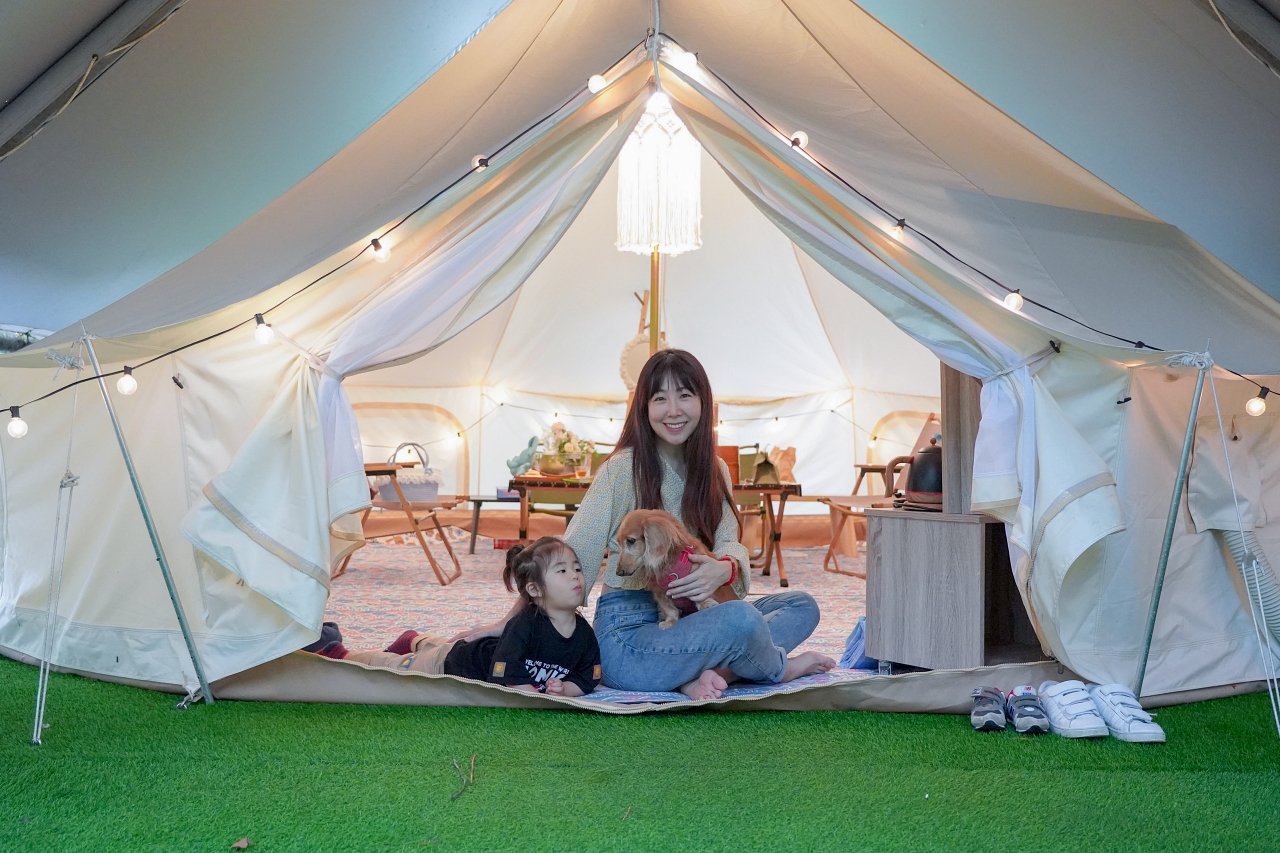 陽明山親子寵物友善野餐【蟬說：暖硫】雨天也夢幻的草山仲夏冰茶季，全家超Chill！