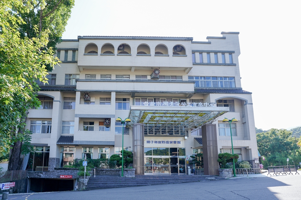 台南2天1夜行程全攻略｜走訪台南100亮點：綠色隧道、鹽田夕陽、泥漿溫泉、山上花園水道博物館
