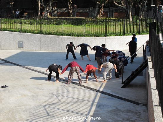 【遊】聖誕氛圍‧人多到爆炸的花博 - 第26張圖