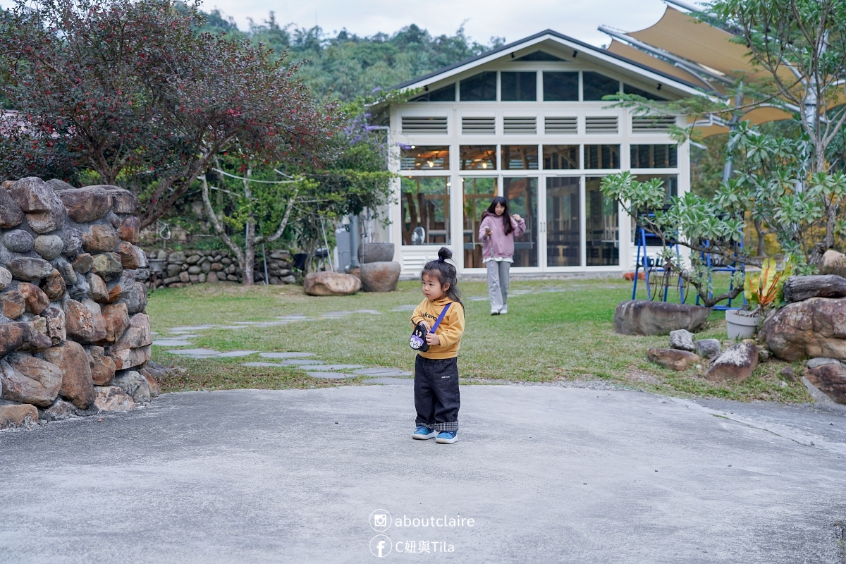 【日月潭寵物友善住宿】八番私人住宅 Residence 8｜草地放電四人房，親子毛孩入住心得-安靜到想多住一晚