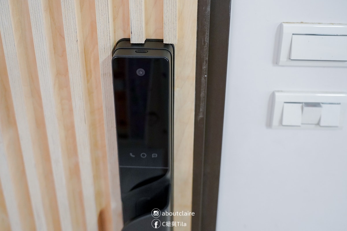 2026 電子鎖推薦｜FIBRE 琺博 FB90 築韻開箱：抱小孩也能秒開門！掌靜脈＋3D人臉辨識，雙螢幕貓眼搭配7合1解鎖
