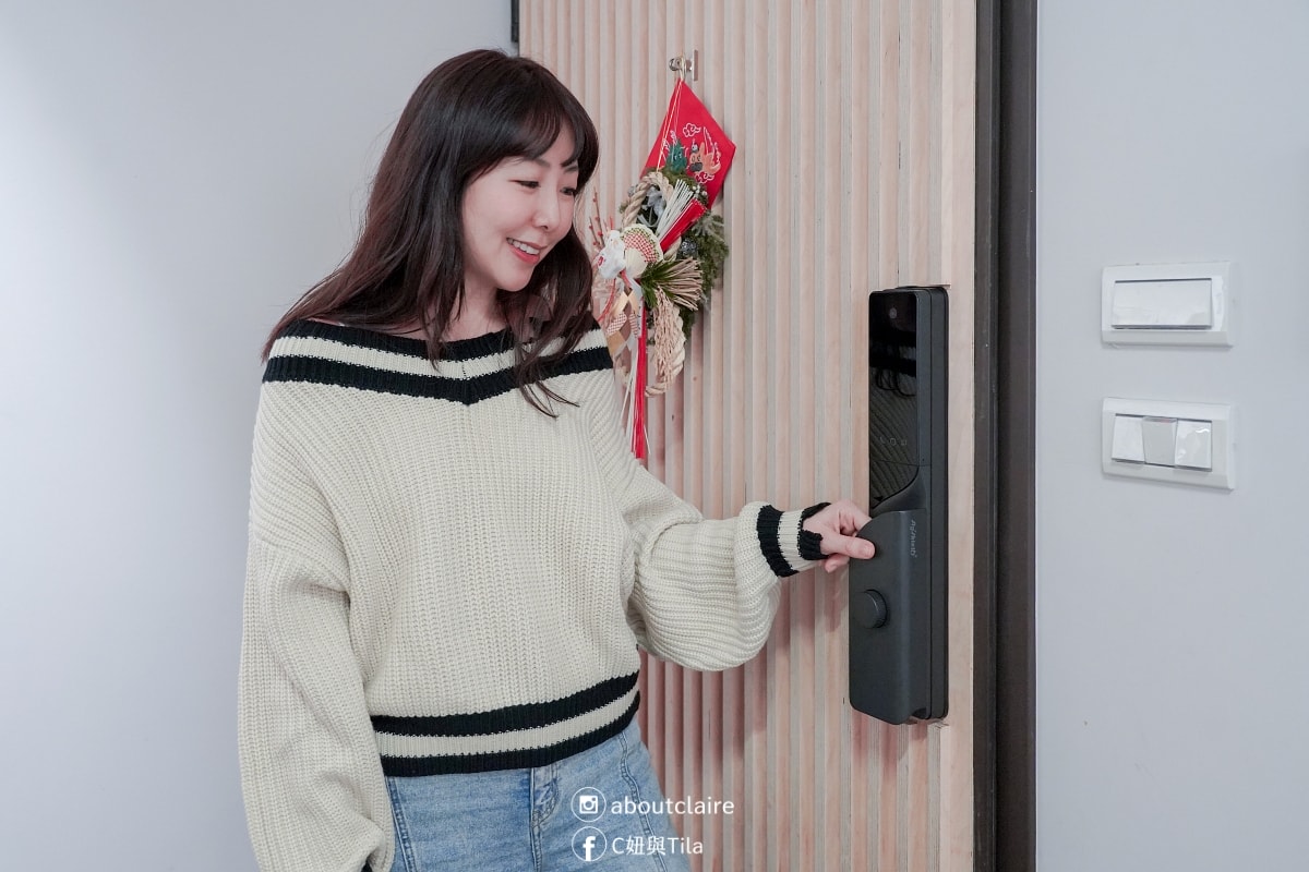 2026 電子鎖推薦｜FIBRE 琺博 FB90 築韻開箱：抱小孩也能秒開門！掌靜脈＋3D人臉辨識，雙螢幕貓眼搭配7合1解鎖