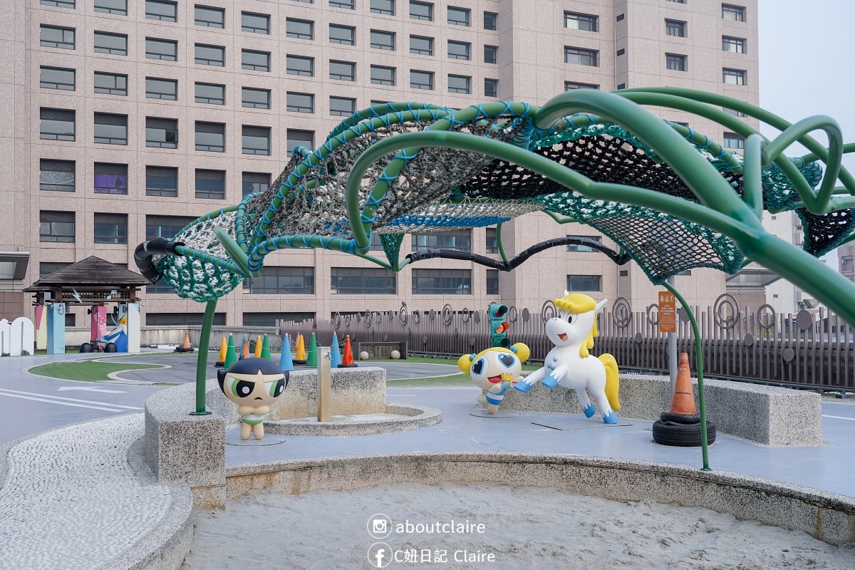 台南親子飯店推薦｜和逸飯店台南西門館住宿開箱：飛天小女警主題房＋奇趣操場一次玩