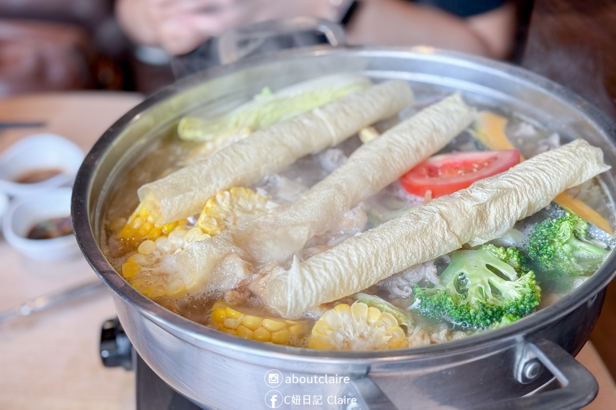 台南美食｜福來小棧沙茶爐！特色西瓜綿鴨肉鍋、片皮鴨、義式香酥鴨